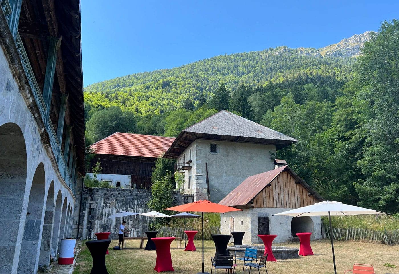 Bauges : 13 artistes investissent la Chartreuse d&rsquo;Aillon pour une exposition d&rsquo;art contemporain